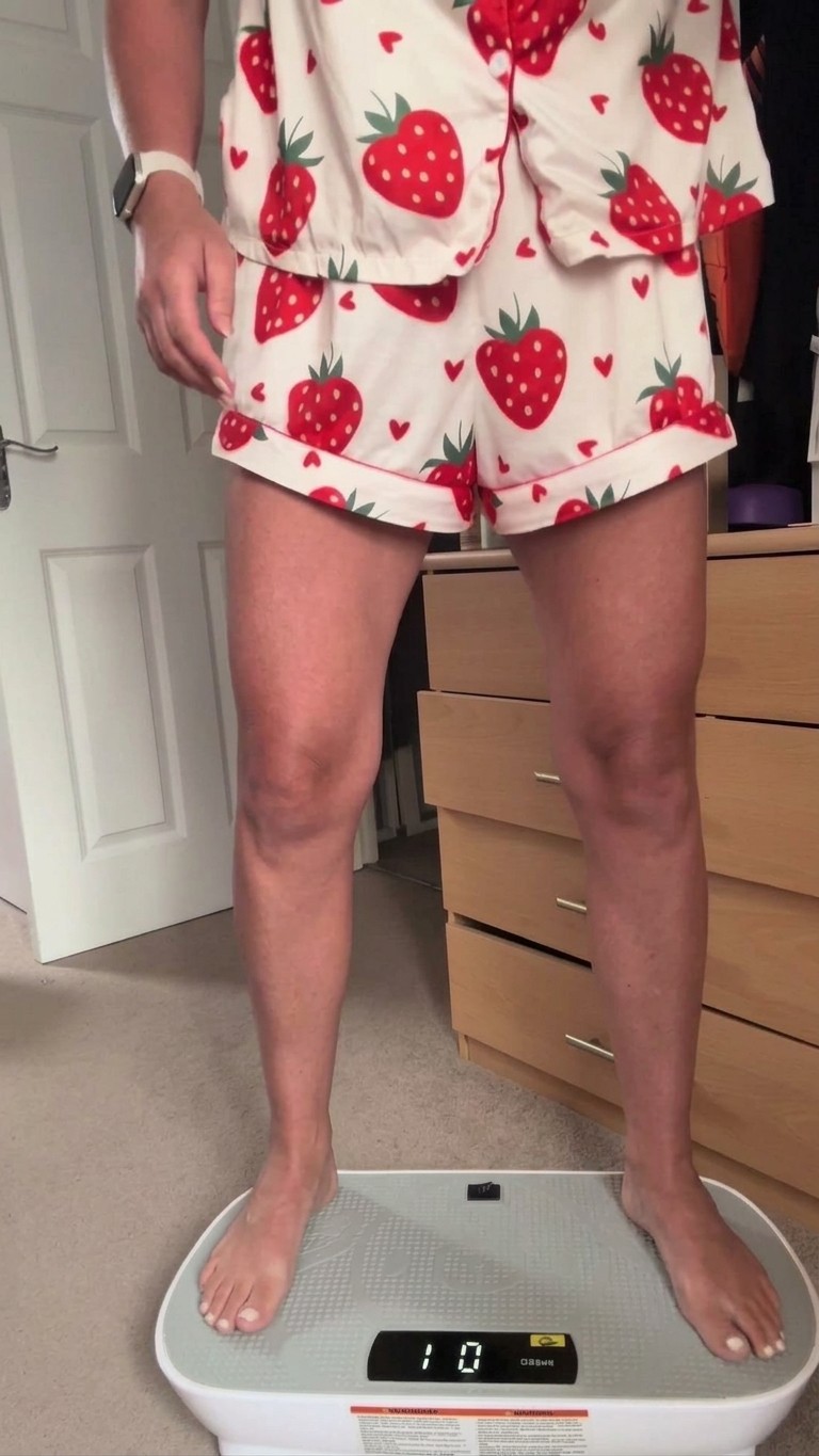 Nicky reviewing a Merach Sports product on TikTok